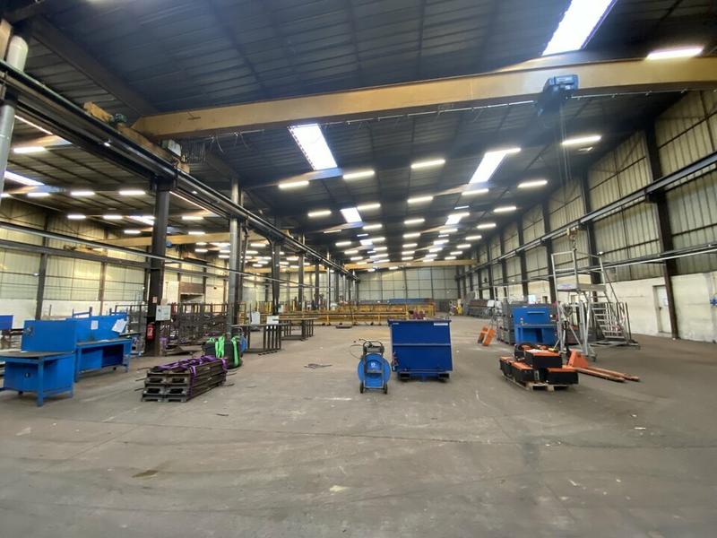 Local d'activité / Entrepôt - 3 150 m²