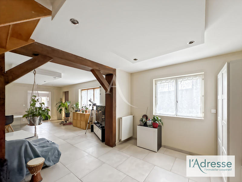 Maison - 94 m² - 6 pièces