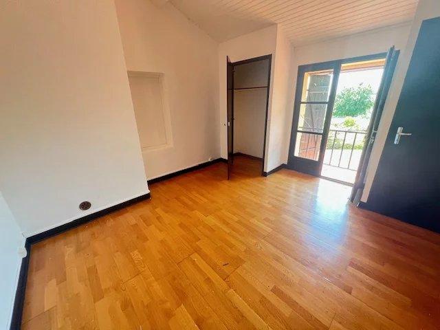 Maison de village - 296 m² - 10 pièces