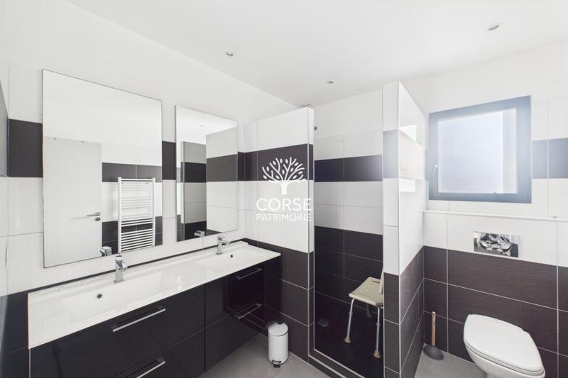 Maison - 136 m² - 5 pièces