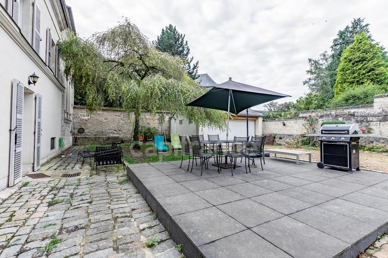 Maison - 250 m² - 7 pièces