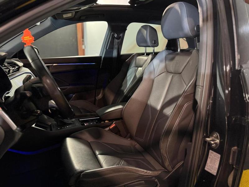 Audi Q3 35 Tdi s-Line 2.0 s-Tronic 7 150ch Boîte auto Toit ouvrant, Caméra de recul, Sièges chauffants