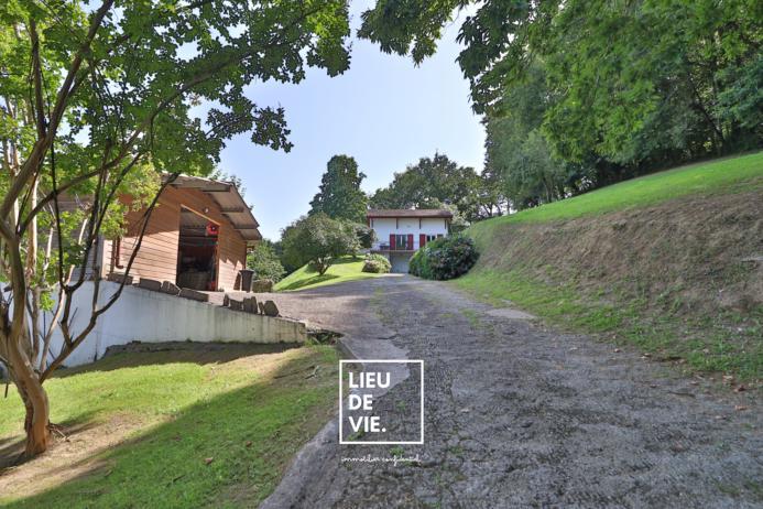 Maison ancienne - 212 m² - 8 pièces