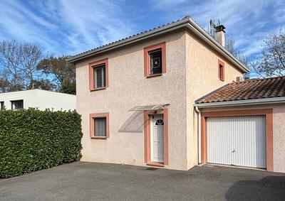 Maison - 97 m² - 4 pièces