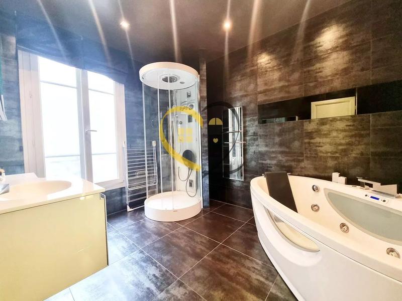 Appartement - 89 m² - 4 pièces