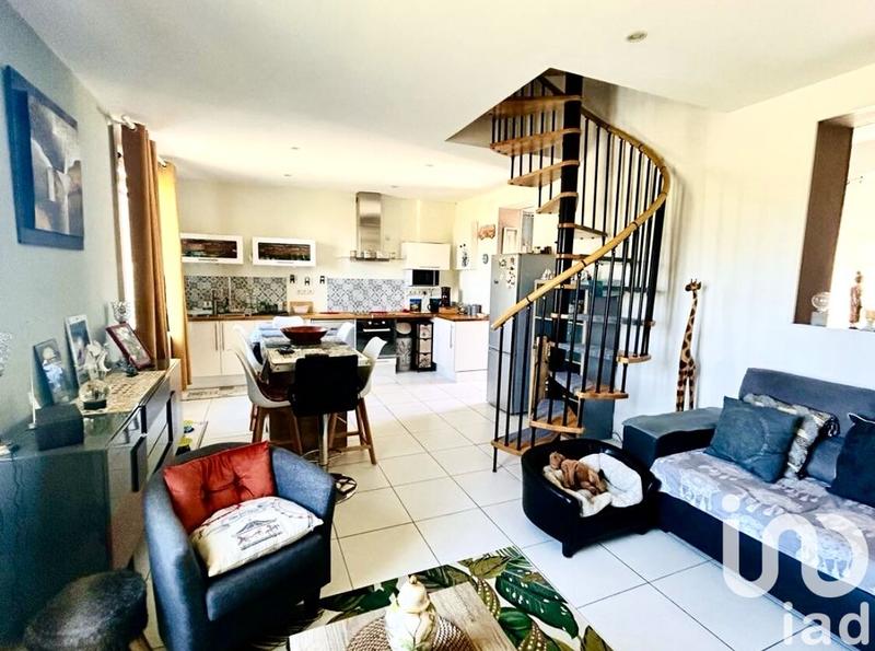 Maison - 96 m² - 5 pièces