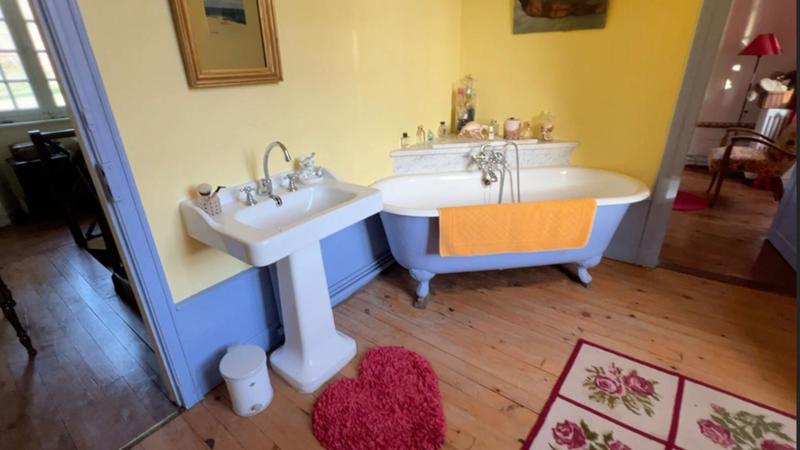 Propriété - 407 m² - 13 pièces