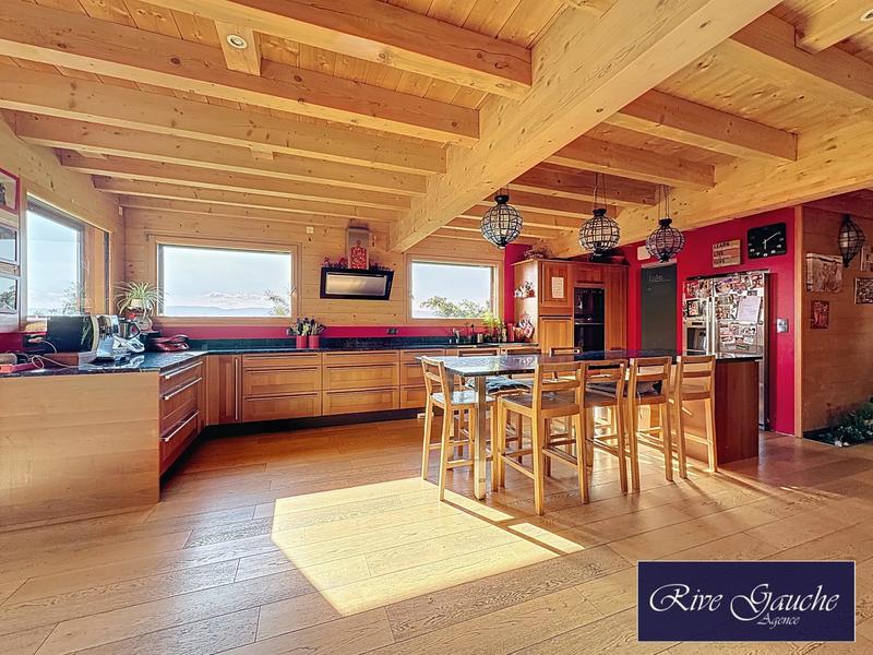 Maison - 345 m² - 7 pièces