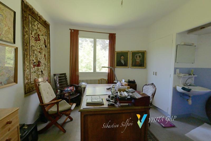 Maison - 427 m² - 17 pièces