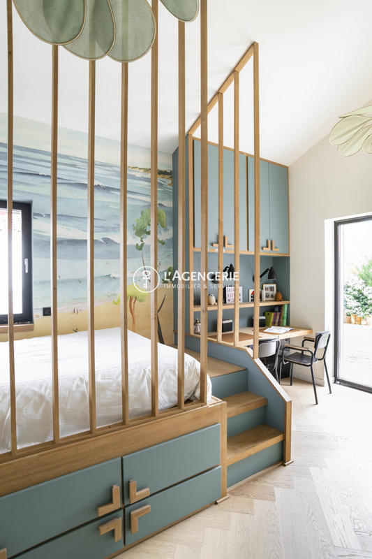 Maison - 300 m² - 8 pièces