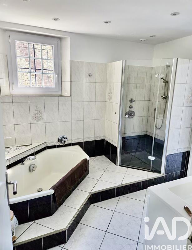 Maison - 262 m² - 7 pièces