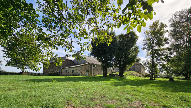 Propriété - 210 m² - 12 pièces