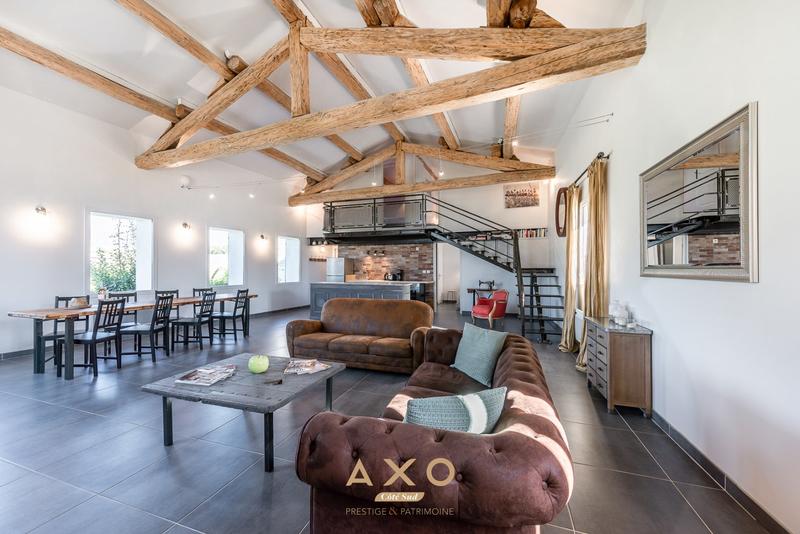 Maison de domaine - 567 m² - 25 pièces