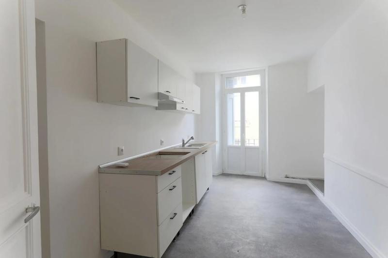 Appartement - 600 m² - 25 pièces