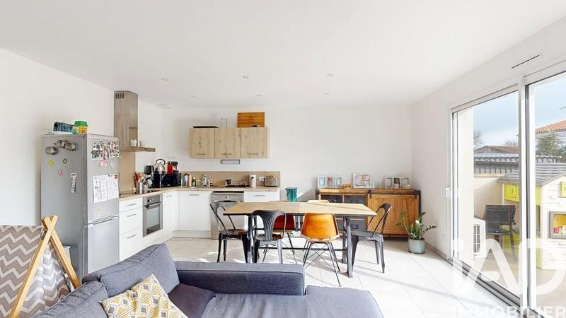 Maison - 90 m² - 5 pièces