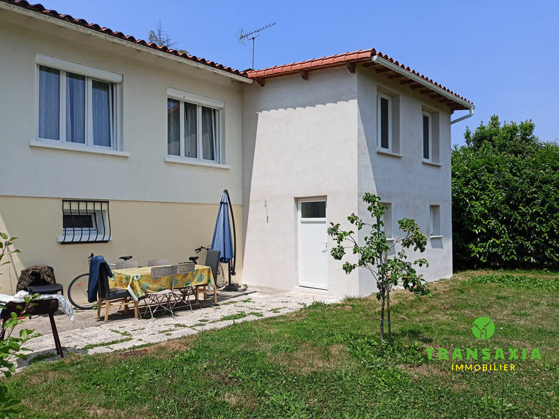 Maison - 90 m² - 5 pièces