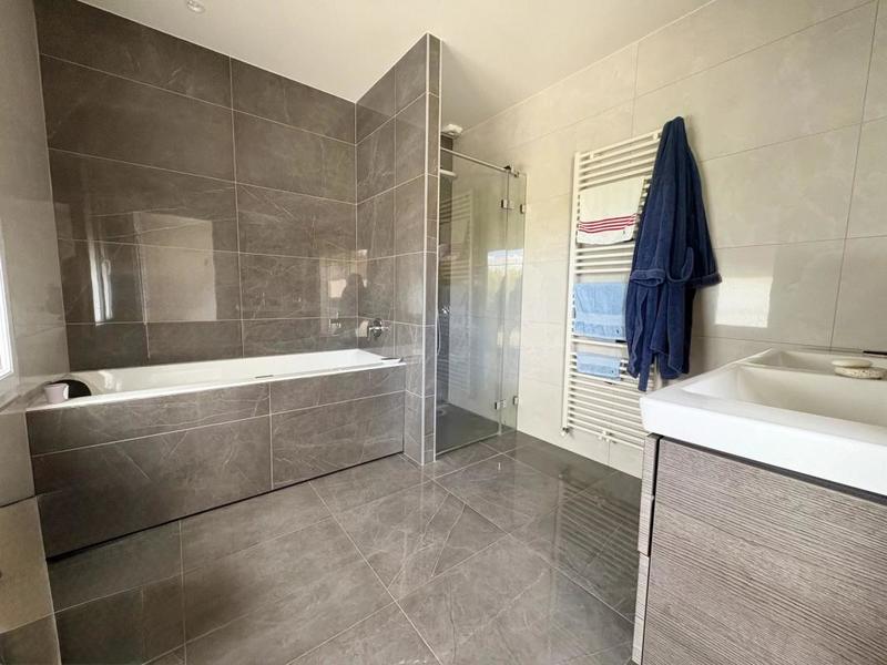 Appartement - 204 m² - 6 pièces