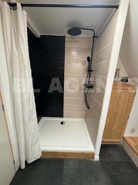 Maison - 205 m² - 6 pièces