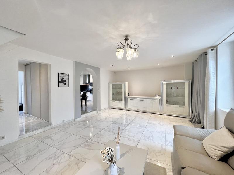 Maison - 142 m² - 5 pièces