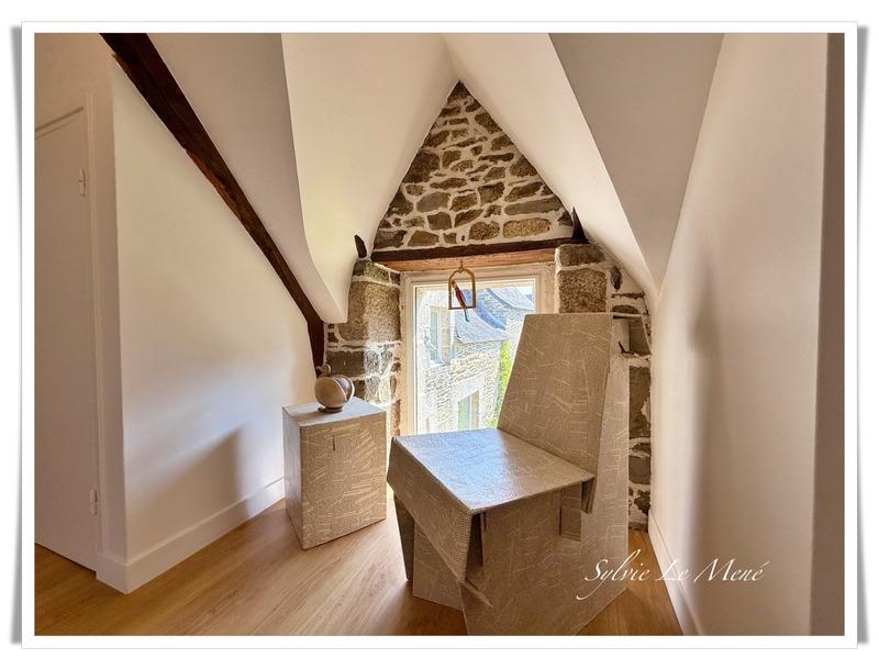 Maison - 224 m² - 8 pièces