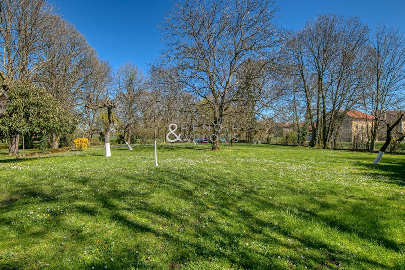 Mas - 432 m² - 8 pièces