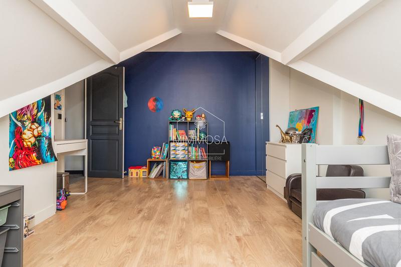 Maison - 170 m² - 7 pièces