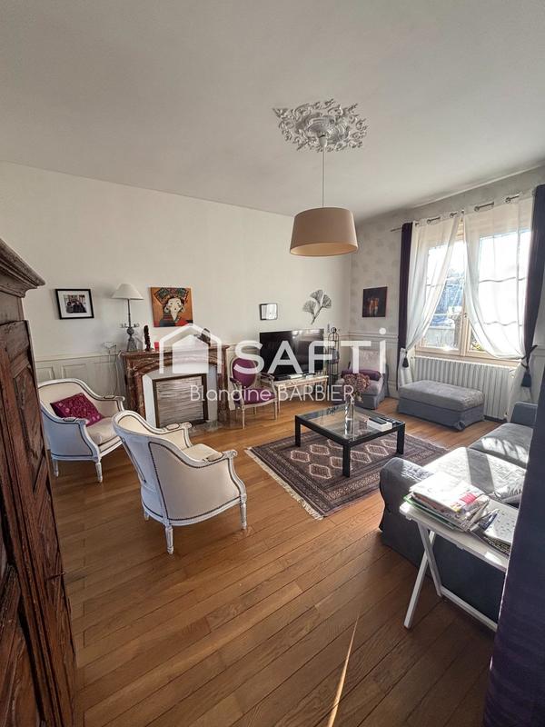 Maison - 220 m² - 9 pièces