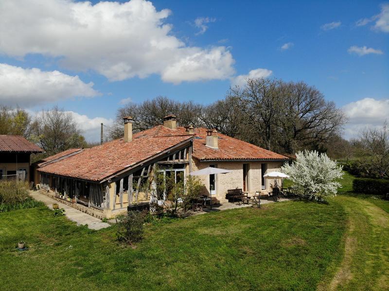 Maison - 246 m² - 6 pièces