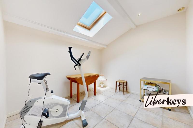 Maison - 182 m² - 6 pièces