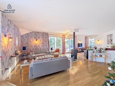 Maison traditionnelle - 180 m² - 7 pièces