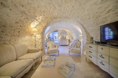 Maison - 257 m² - 12 pièces