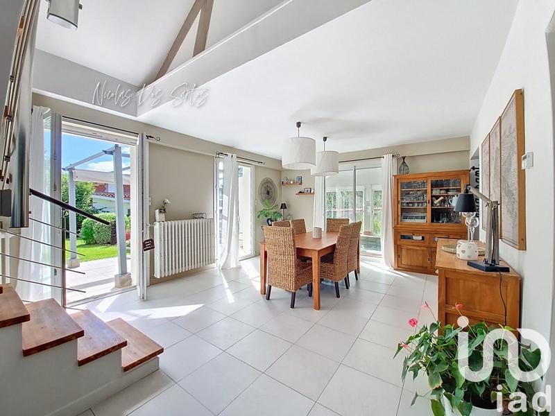 Maison - 200 m² - 5 pièces