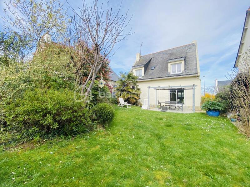 Maison traditionnelle - 104 m² - 6 pièces