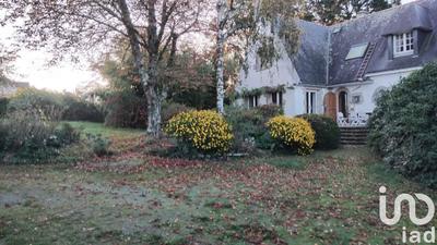 Maison - 220 m² - 9 pièces