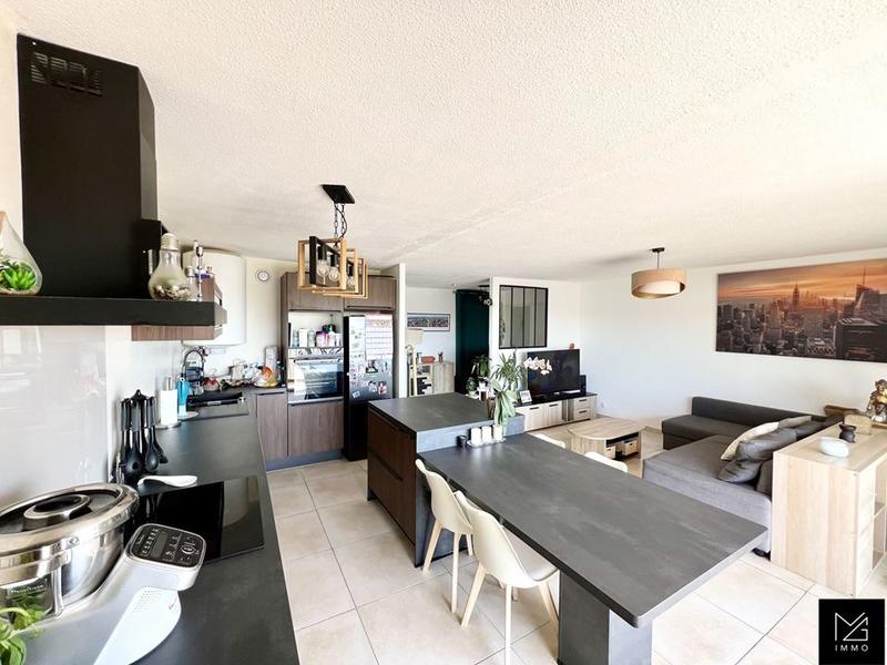 Appartement - 90 m² - 4 pièces