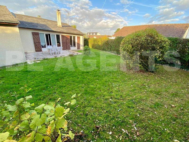 Maison traditionnelle - 90 m² - 4 pièces