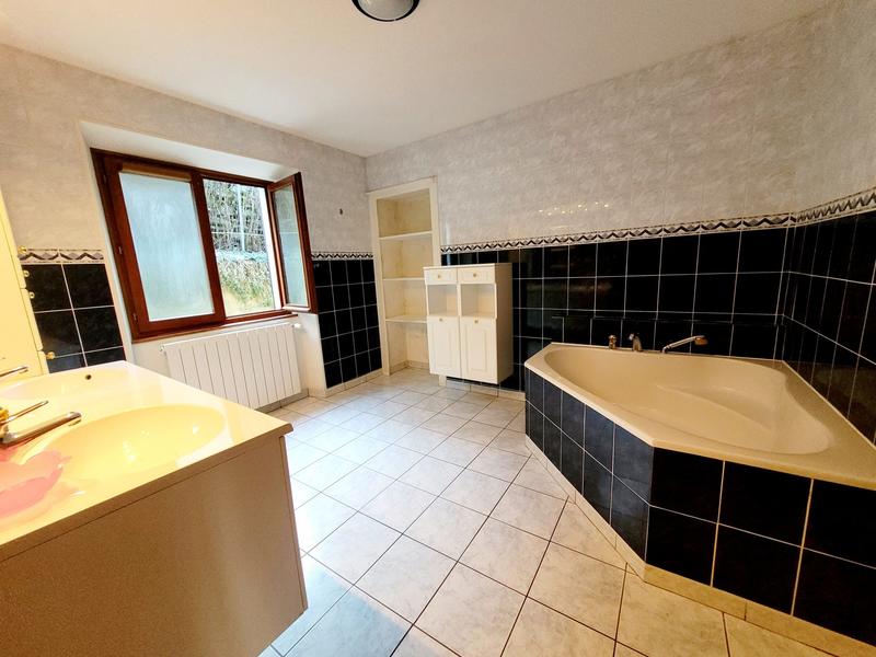 Maison - 111 m² - 5 pièces