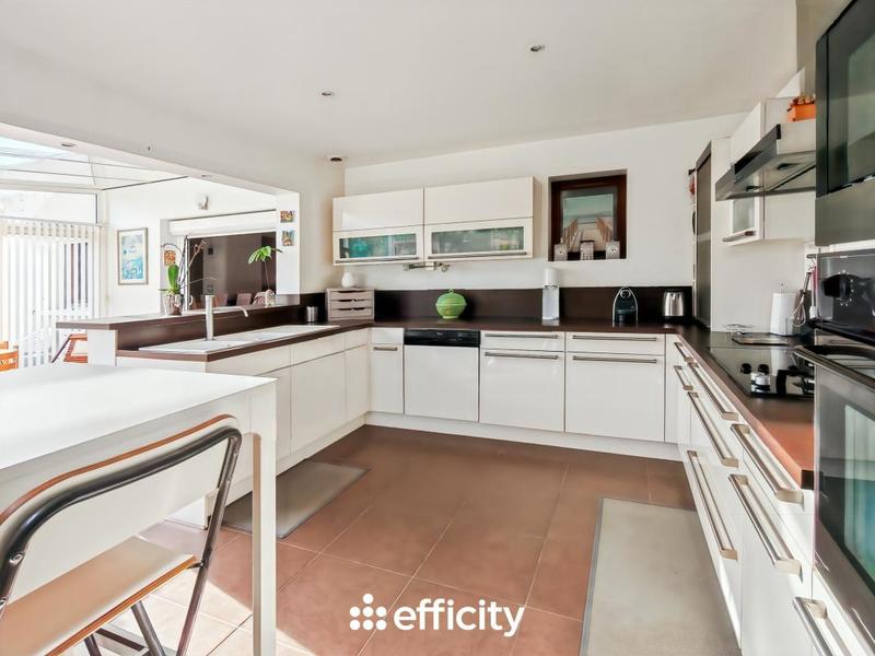 Pavillon - 145 m² - 7 pièces