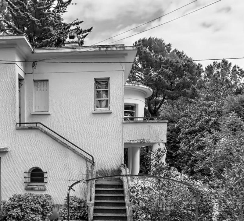 Maison - 245 m² - 10 pièces