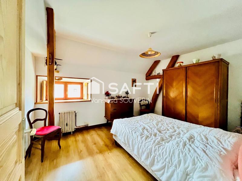 Maison - 202 m² - 7 pièces