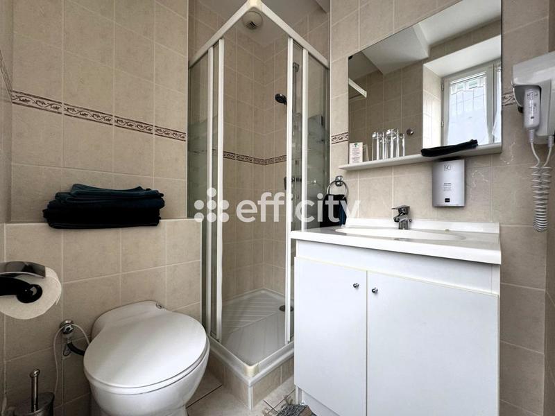 Maison - 355 m² - 13 pièces