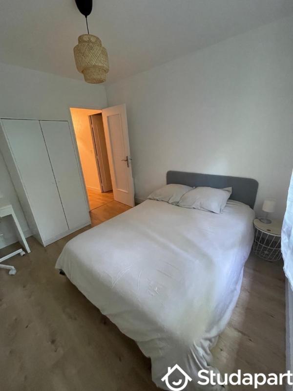 Chambre - 11 m² - 1 pièce