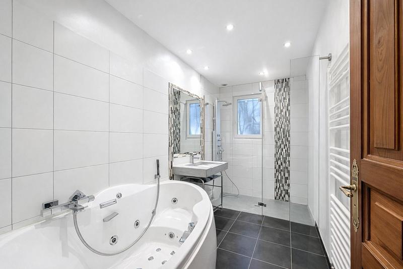 Maison - 161 m² - 7 pièces