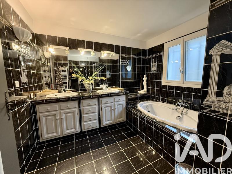 Maison - 158 m² - 4 pièces