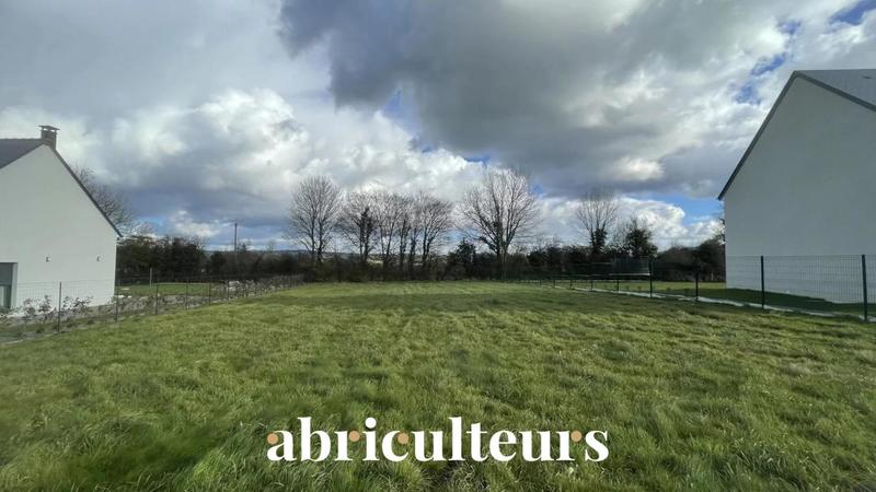 Terrain constructible - 884 m²