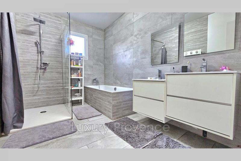 Villa - 164 m² - 5 pièces