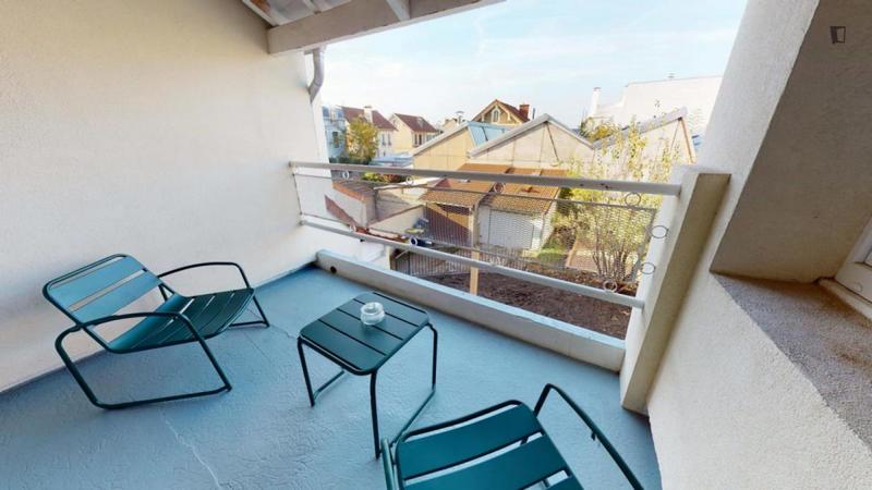 Chambre - 13 m² - 8 pièces