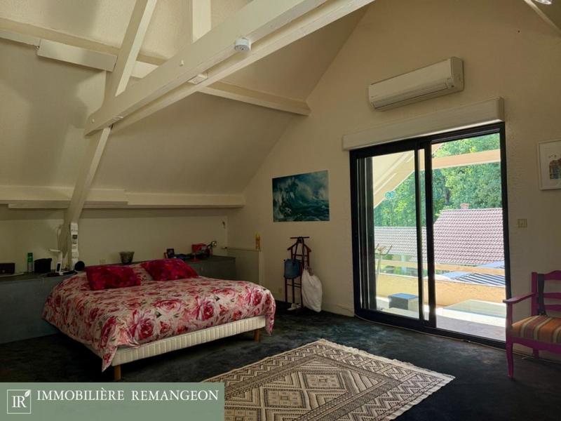 Propriété - 349 m² - 7 pièces