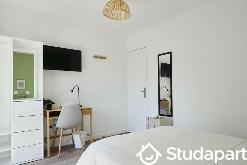 Chambre - 12 m² - 1 pièce