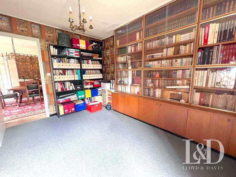 Maison - 390 m² - 10 pièces